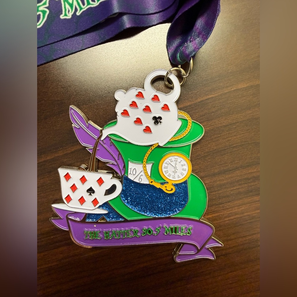 Yes.Fit - The Hatter 30.5 Miles Fitness Medal Alice in Wonderland